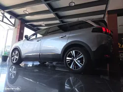 Peugeot 5008 PureTech 130 EAT8 Stop & Start Allure Pack