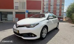 Toyota Auris 1.8 HSD Comfort+P.Sport
