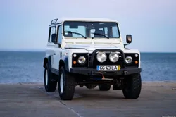 Land Rover Defender 90