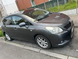 Toyota verso moteur d-4d a chaine 7places