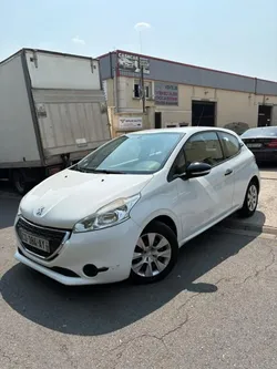 Peugeot 208 DISTRIBUTION + EMBRAYAGE NEUFS – GARANTIE