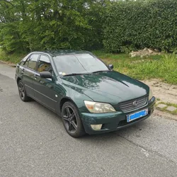 Lexus IS200