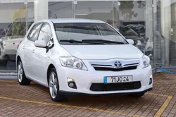 Toyota Auris 1.8 HSD Pack Techno+JLL17+Estofos Alcantara