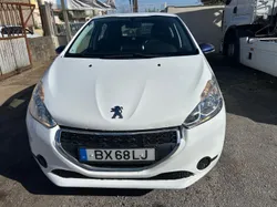 Peugeot 208 90 mil kms