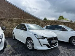Peugeot 208 1.5 hdi 100 équipée auto école