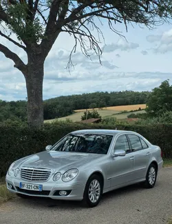 Exceptionnelle mercedes e 220 cdi elegance 1 er main 42400 kms d origine