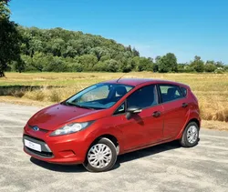 Ford Fiesta VI 1.25i 60cv / Première main / Garantie 6 mois / Kit distribution neuf / Embrayage ok / Suivi d'entretien complet / Reprise possible