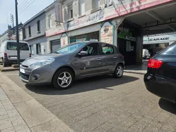 Renault clio TOMTOM dci 1ere main tres bon etat garanti 3 mois