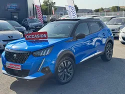 PEUGEOT 2008 II GT 1.5 BlueHDi 130 EAT8 – Toit ouvrant – Bleu Vertigo – Très Belle Configuration -FULL LED -157.800KM