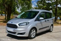 Ford Tourneo Courier 1.0 EcoBoost Titanium