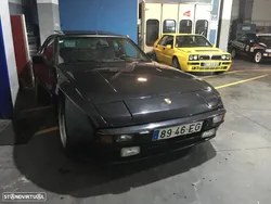Porsche 944