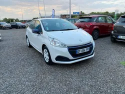 Peugeot 208 2015 en très bon état prêt à partir