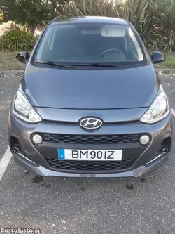 Hyundai i10 blue