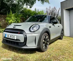 MINI 3 Portas Cooper SE Premium P. Yours
