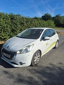 Peugeot 208 1.6 e-HDI FAP S&S Dérivé VP