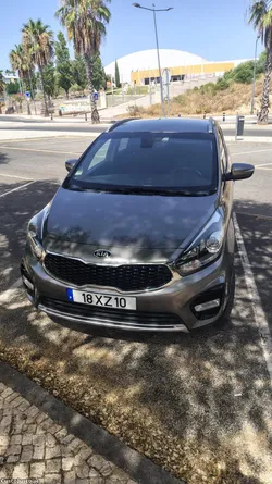 Kia Carens 7 l