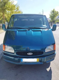 Ford Transit 7 lugares como nova