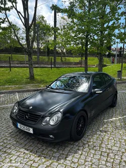 Mercedes-Benz 220