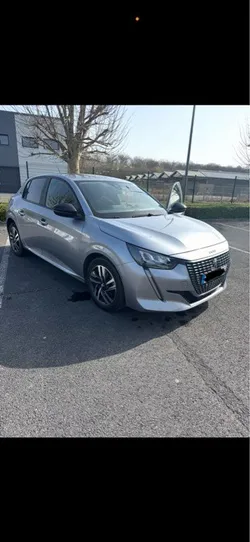 Peugeot 208 1.2l puretech essence 75cv finition style
