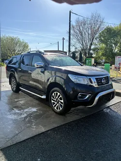 Nissan Navara NP 300 double cab 2.3 dci 190 tekna + Hard Top