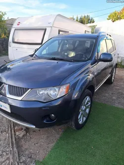 Mitsubishi Outlander 2.0 DI-D 4x4 de 7 Lugares