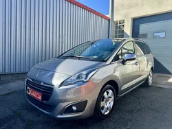 Peugeot 5008 2.0 HDI 150ch 7 places / Toit Panoramique / Caméra de Recul / Sièges Chauffants / Attelage / GPS Bluetooth / Révisé et Garantie