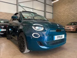 Fiat 500 e C 118cv 42kwh LA PRIMA OCEAN GREEN / CUIR / CAMERA RADARS 360° / FULL LED / SON JBL
