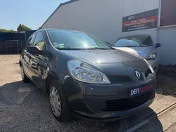 Renault Clio III Expression 1.2 75ch – 50 000 kms  - Première main, entretien exclusif Renault. 5 portes / 5 places – Essence – Climatisation. CT OK