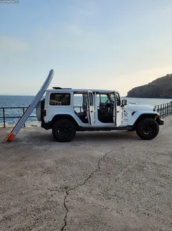 Jeep Wrangler UNLIMITED III . 2.0 L SAHARA