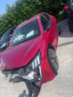 Peugeot 208.2 accidentée