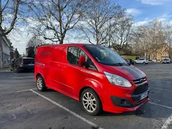 Ford Transit Custom SPORT L1H1 2L0 TDCI 170cv rouge – Révisé Ford