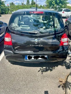 RENAULT TWINGO II 16v 75ch Access – 2009