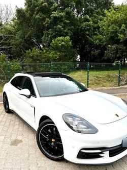 Porsche Panamera 4 E-Hybrid