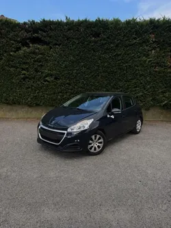 Peugeot 208 GENERATION-2 1.6 HDI 75 STYLE / Distribution neuve / 1 main / 2 clés.......