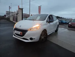 🚗 À VENDRE : Peugeot 208 1.0 Essence – Finition like
