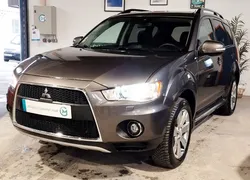 Mitsubishi outlander 2 (ph.2) 2.2 di-d 156cv 4x4 boite automatique 7 places instyle attelage toit ouvrant RARE historique entretien complet et a jour garantie 6 mois