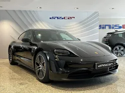 Porsche Taycan 4