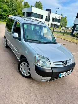 PEUGEOT PARTNER 1.6 HDI 90CV Pack QUIKSILVER an.2007 197.000klm CLIM /DBLE PORTES LATÉRAL /PANORAMIQUE /ATTELAGE