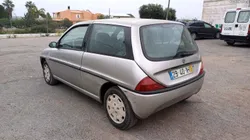 Lancia Y 1.2 gasolina com 5 lugares