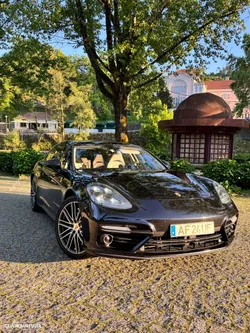 Porsche Panamera Sport Turismo Turbo S E-Hybrid