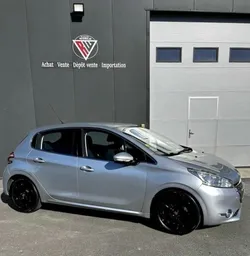 Peugeot 208 finition allure - 1.6 hdi - 92ch - garantie 3 mois