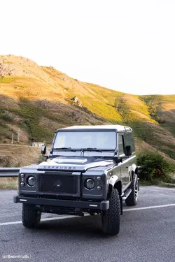 Land Rover Defender 90 2.5 TDi Metal Top