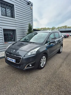 5008 1.6 hdi 120 chevaux allure , gps , garantie national