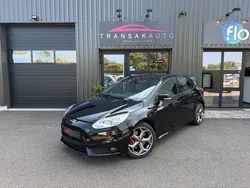 FORD FOCUS ST 2.0 SCTi 250 ch avec SIÈGES RECARO / FEUX XENON / SIÈGES CHAUFFANTS / RÉGULATEUR