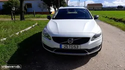Volvo V60 Cross Country 2.0 D3 Momentum Geartronic
