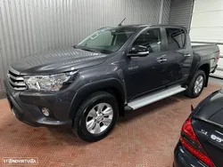 Toyota Hilux 2.4 D-4D 2WD CD Tracker
