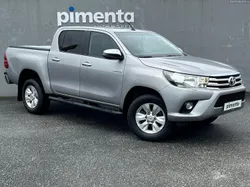 Toyota Hilux 2.4 D-4D 2WD CD Tracker