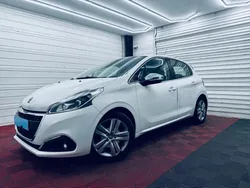 Peugeot 208 PHASE 2 1.6 BLUEHDI 100 BUSINESS / Distribution effectuée - Suivi d'entretien complet