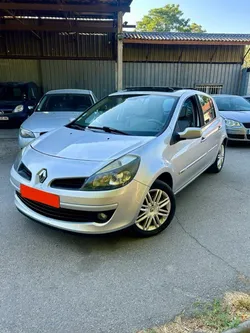 Renault Clio III INITIALE PARIS 1.5dci 16v 105cv BVM6 5 Portes