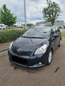 Toyota verso 126 D-4D active 2012 avec attelage